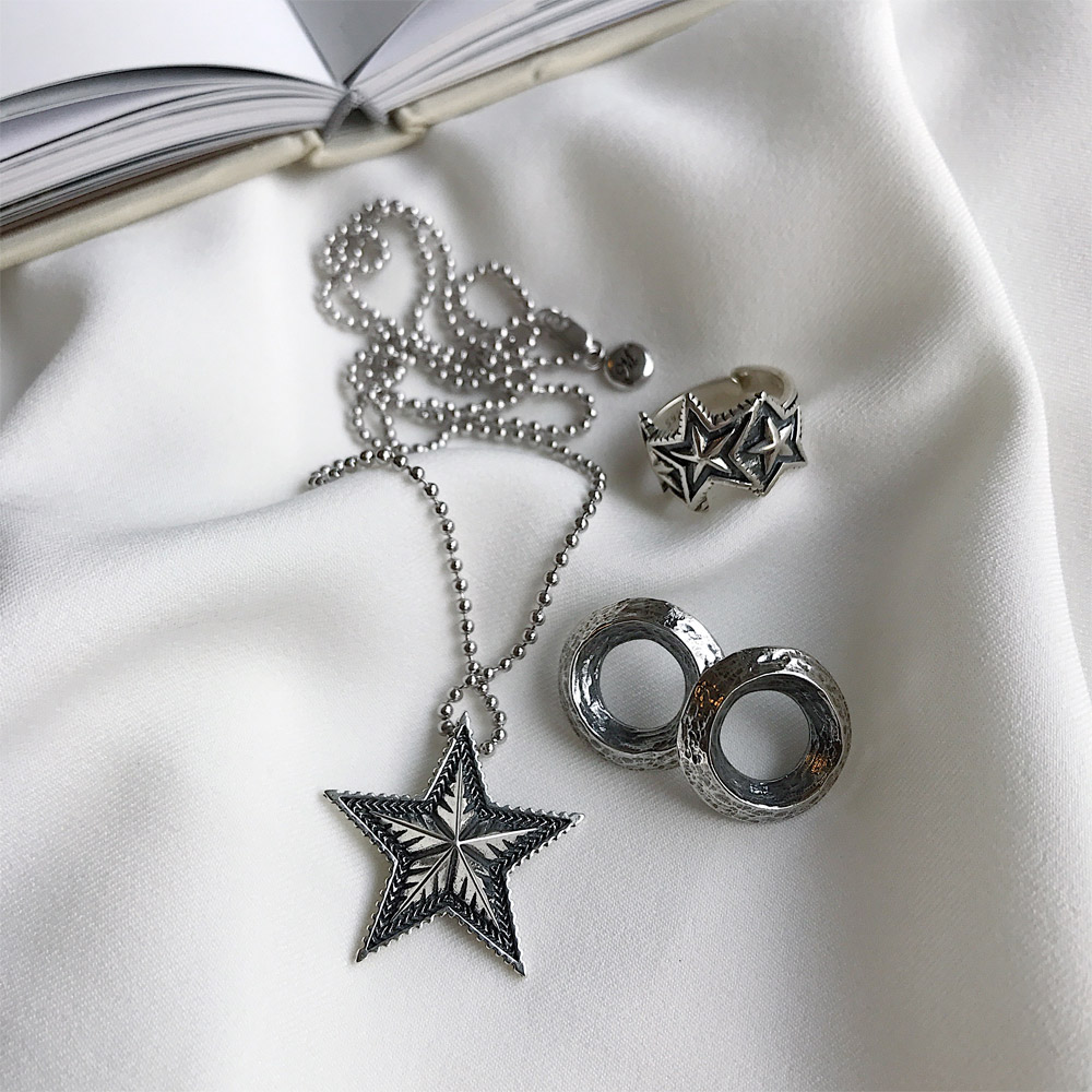 C033复古做旧星星项链