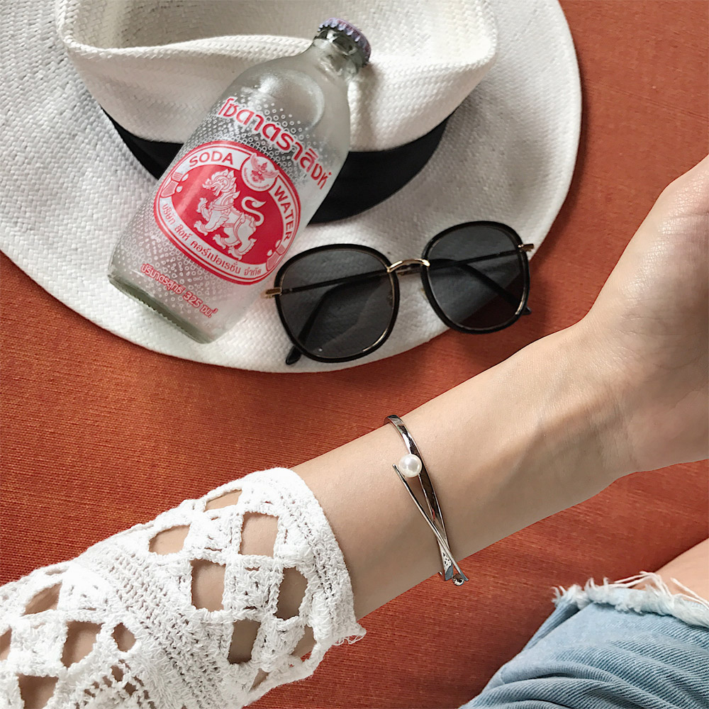 D005交叉珍珠手镯