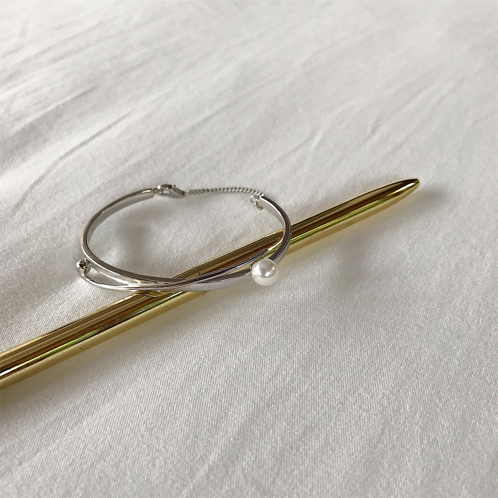 D005交叉珍珠手镯