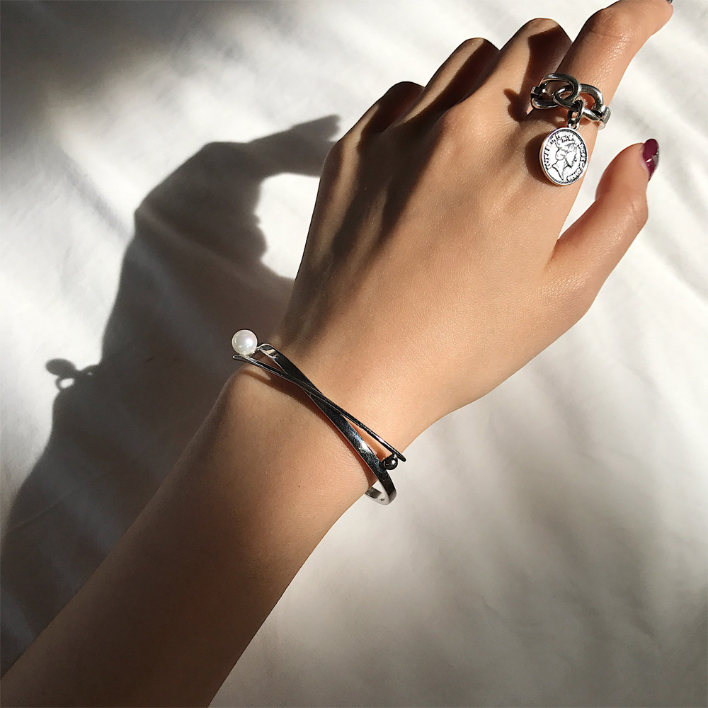 D005交叉珍珠手镯