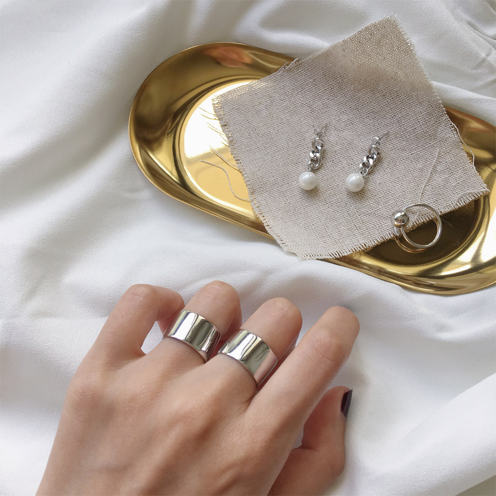 A016宽版光面戒指