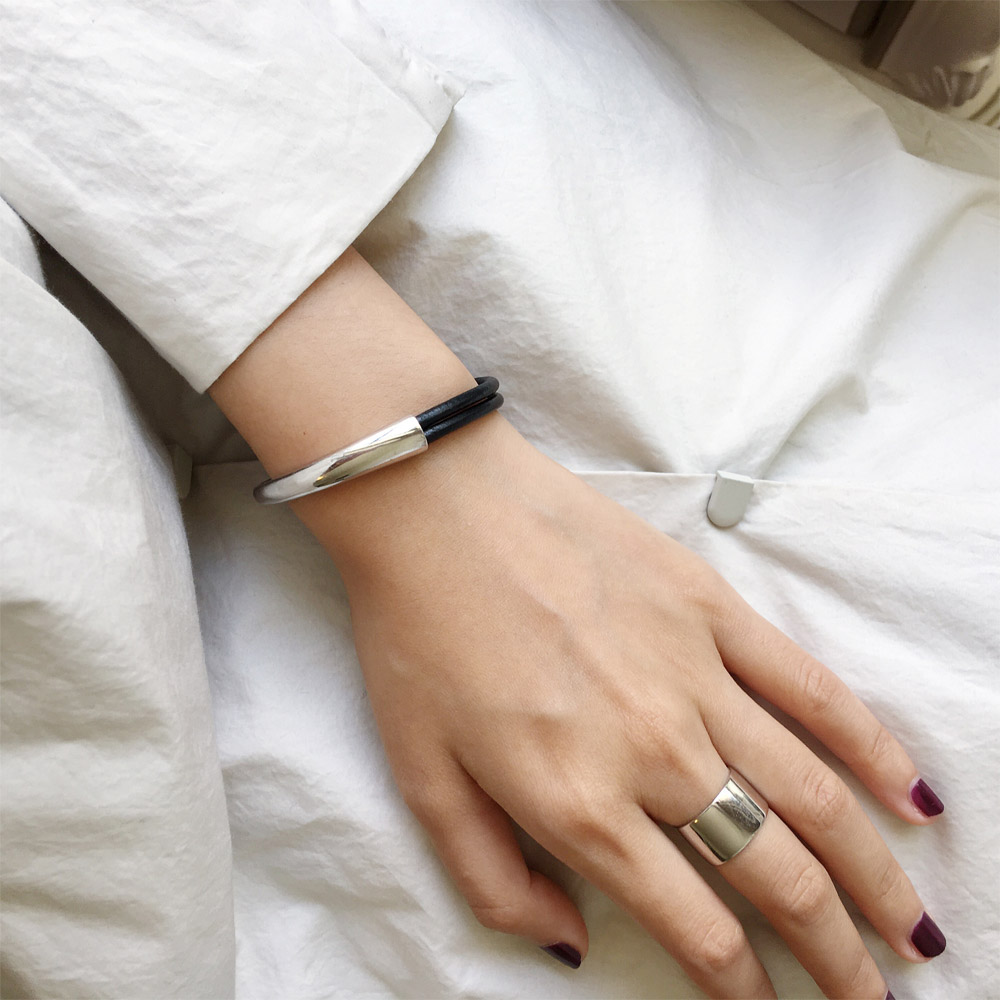 A016宽版光面戒指