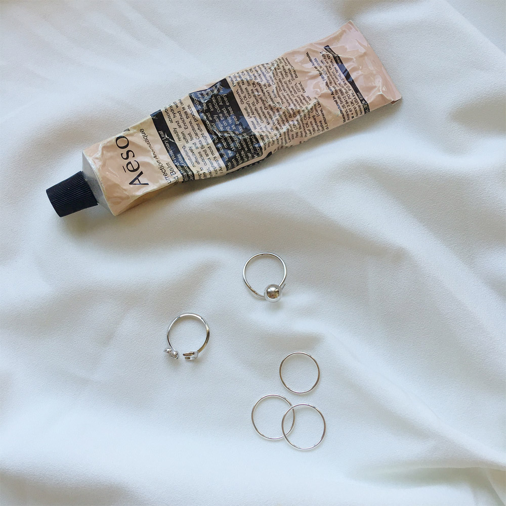 A018月亮锆石戒指