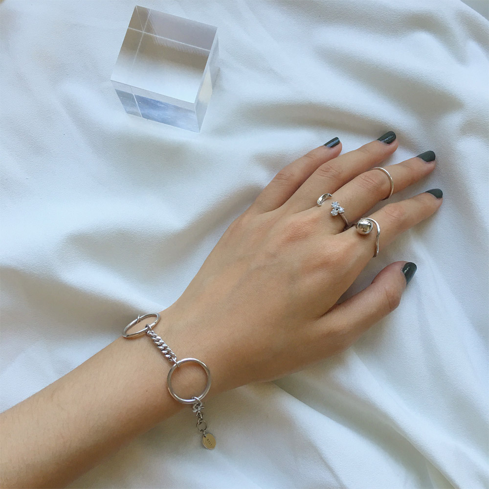 A018月亮锆石戒指