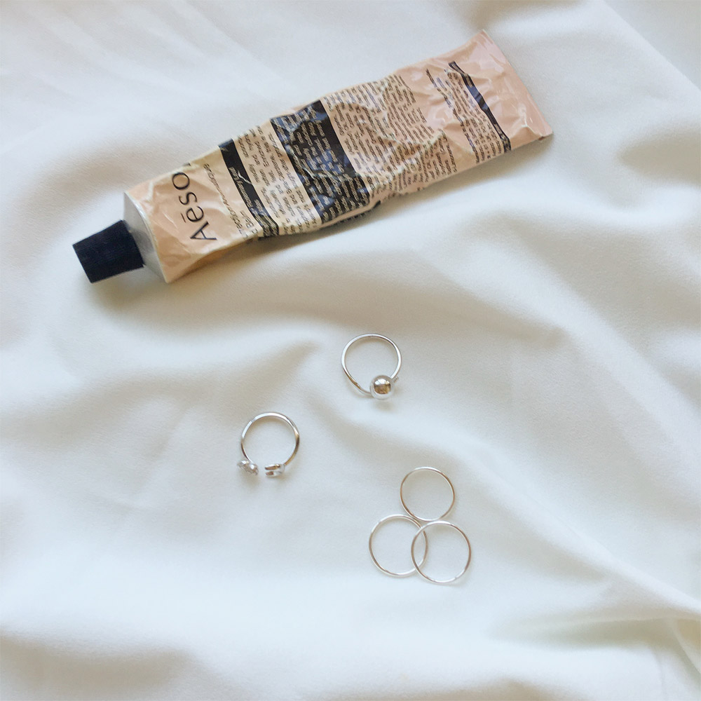 A018月亮锆石戒指