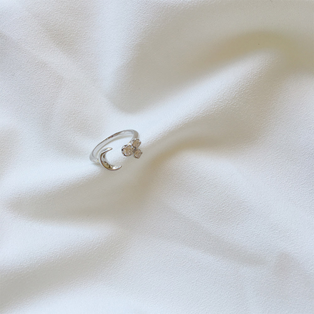 A018月亮锆石戒指