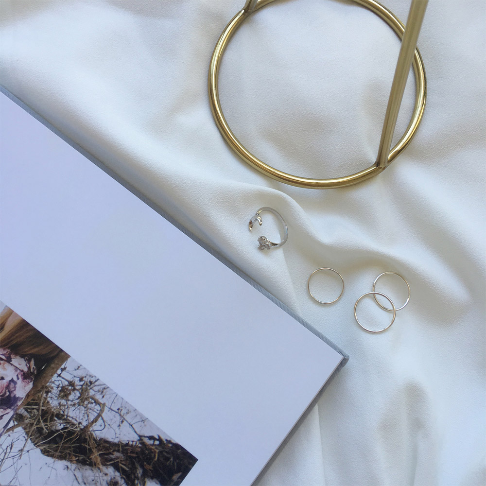 A018月亮锆石戒指