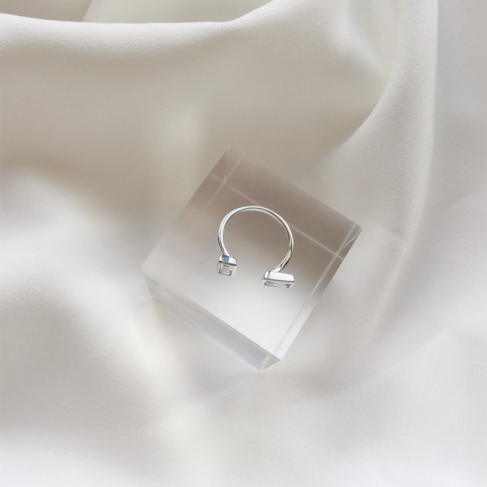 A023横竖锆石戒指