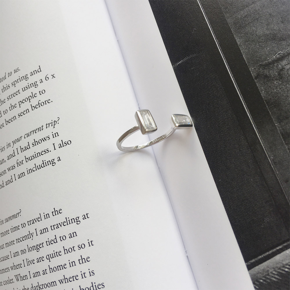 A023横竖锆石戒指