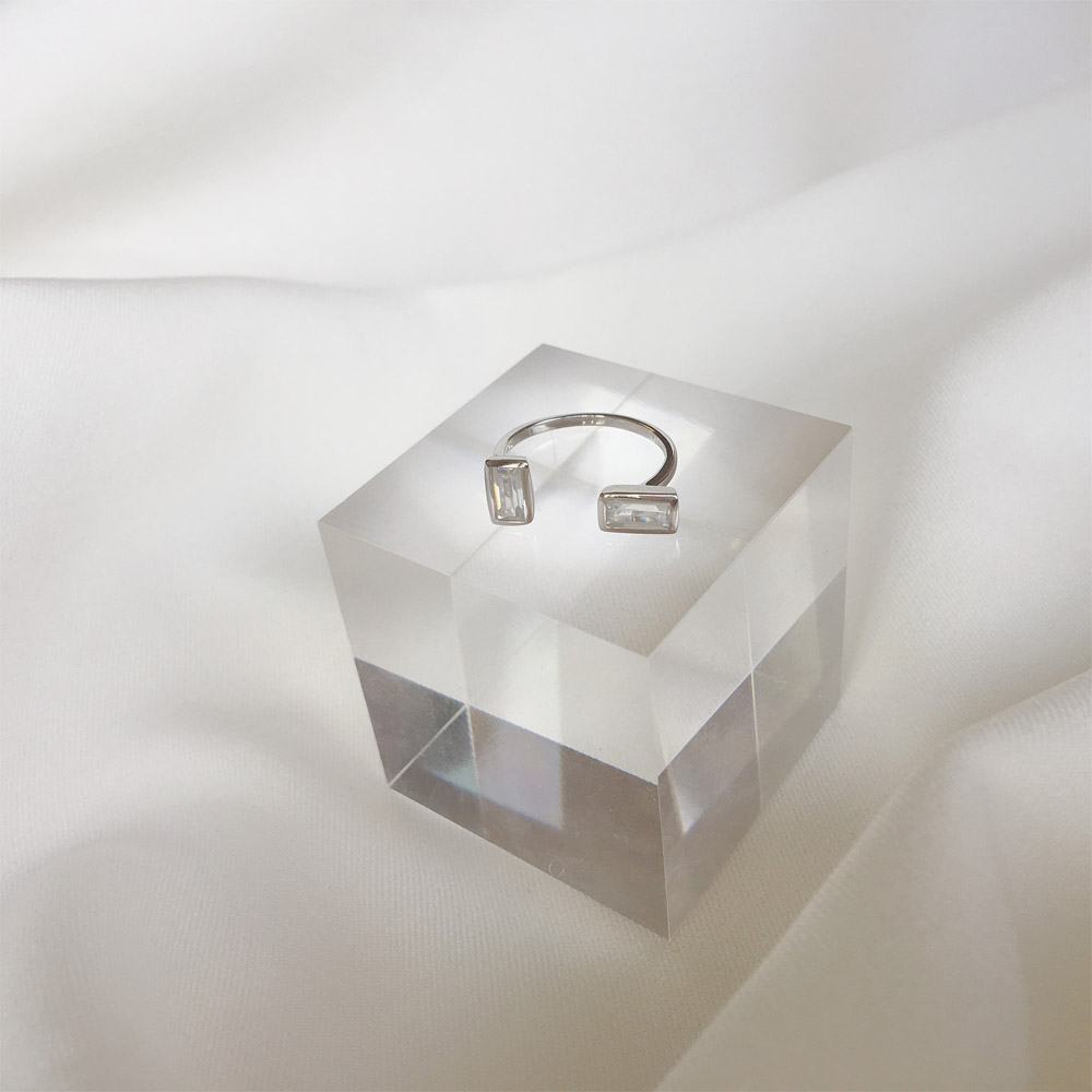 A023横竖锆石戒指