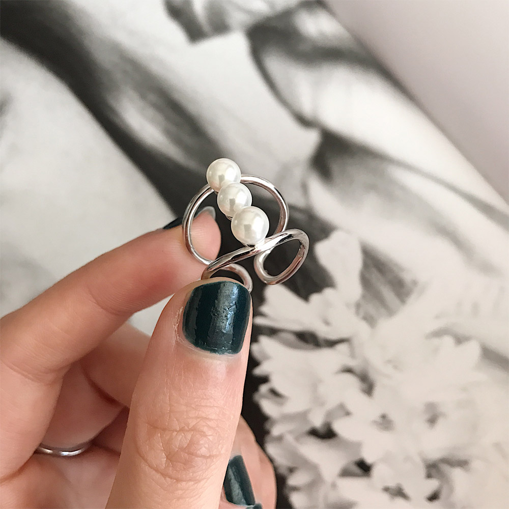 A041一排珍珠戒指