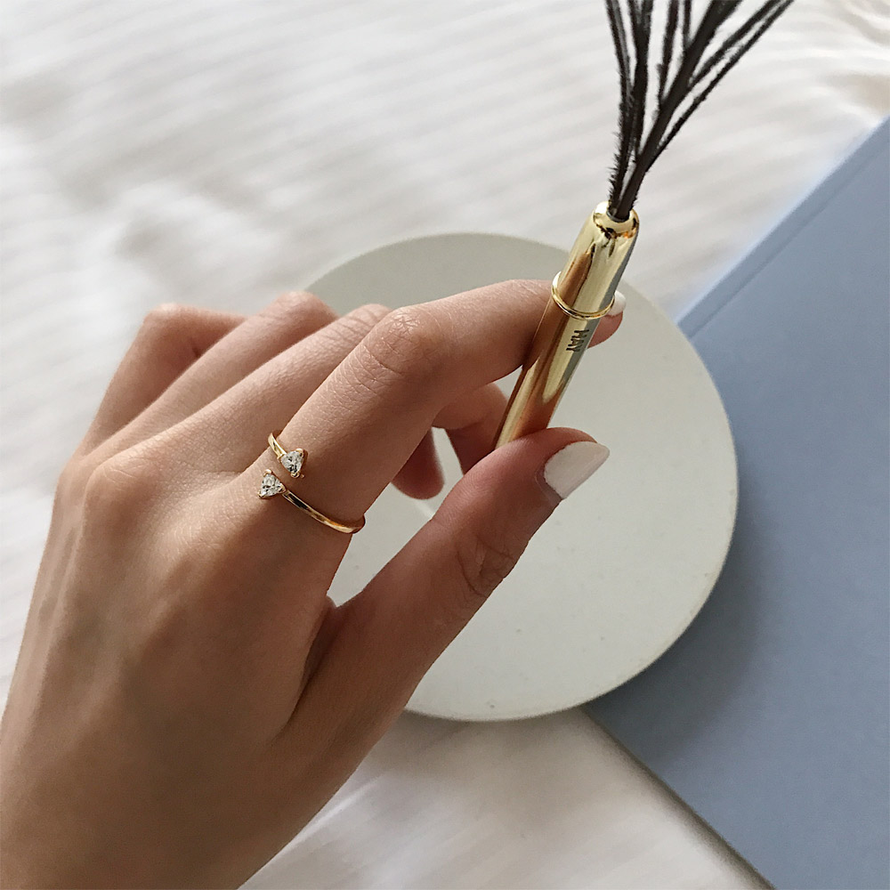 A043倒三角银镀金戒指