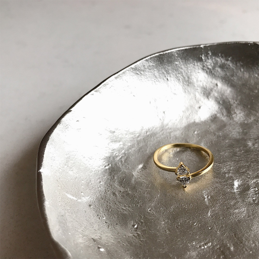 A043倒三角银镀金戒指