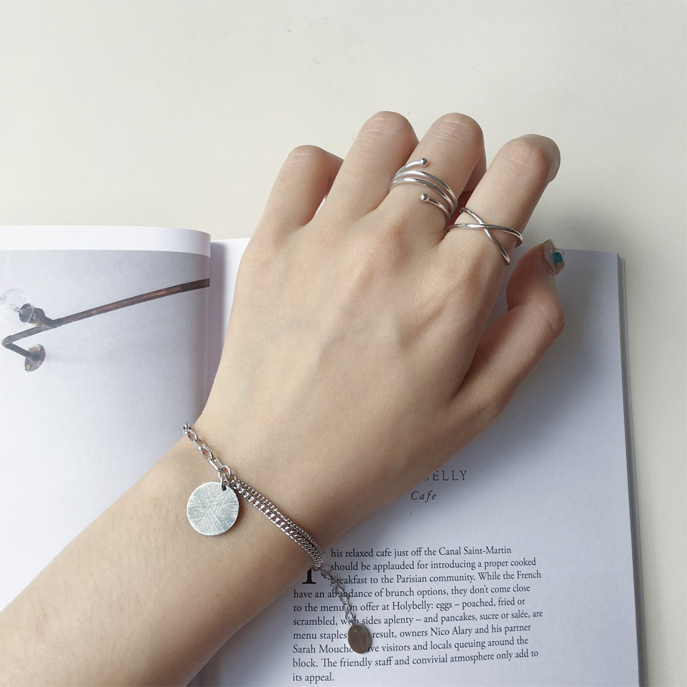 B001做旧圆牌手链