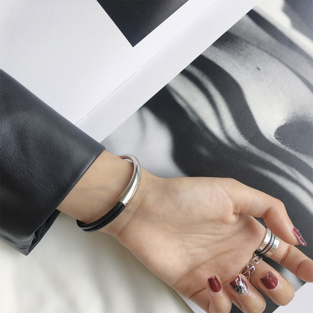 B003真皮情侣手镯