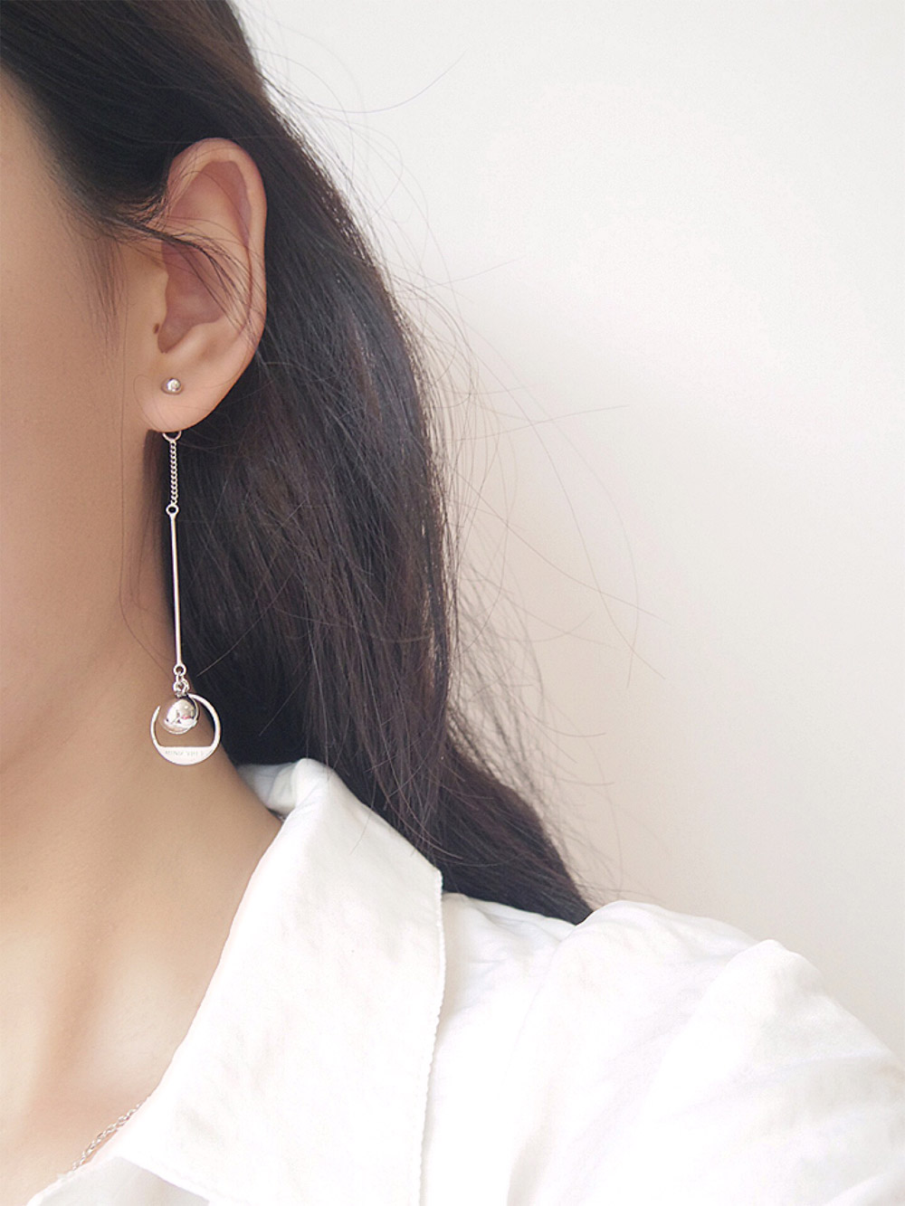 E003不对称圆球耳钉