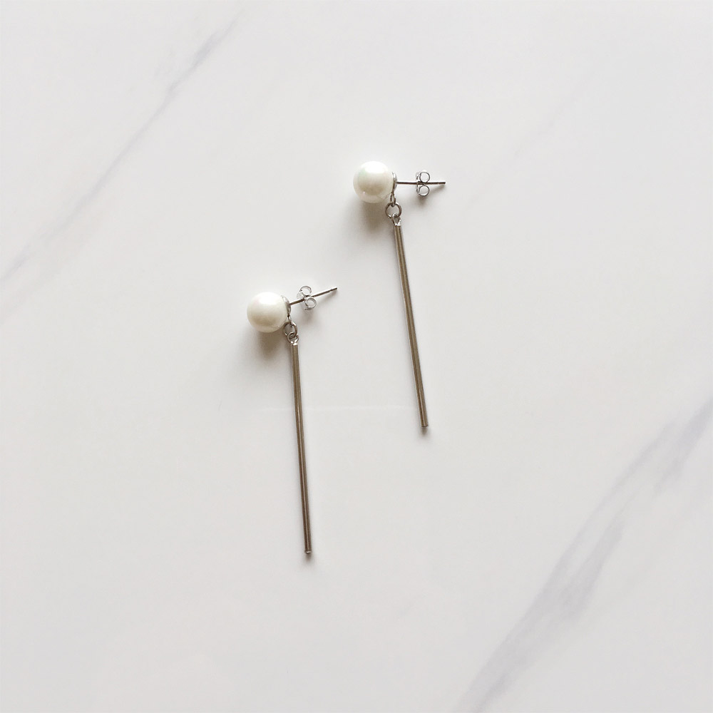 E012一字贝珠耳钉