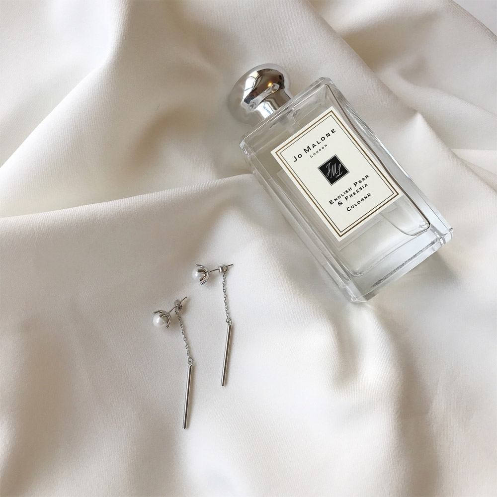 E017花型贝珠耳钉