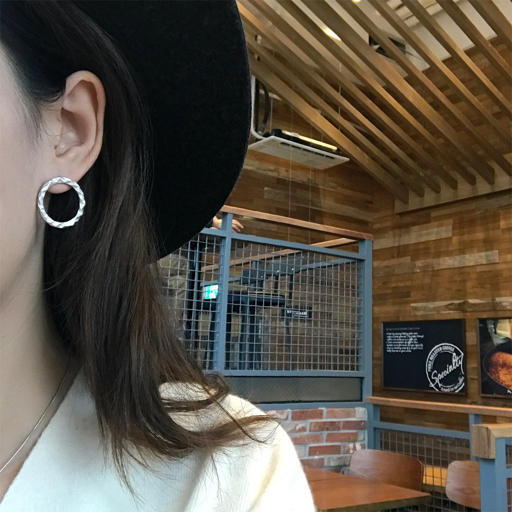 E018哑光圆圈耳钉
