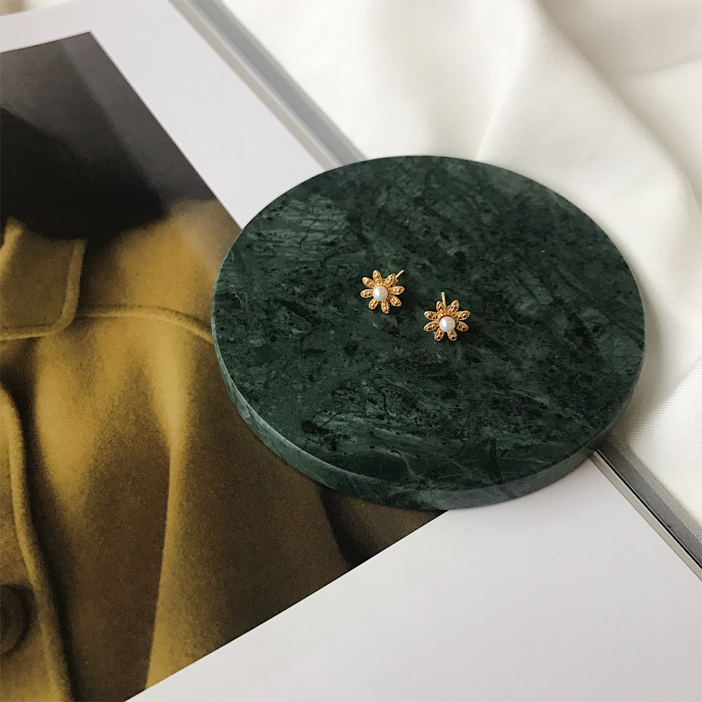 E029金色太阳花耳钉