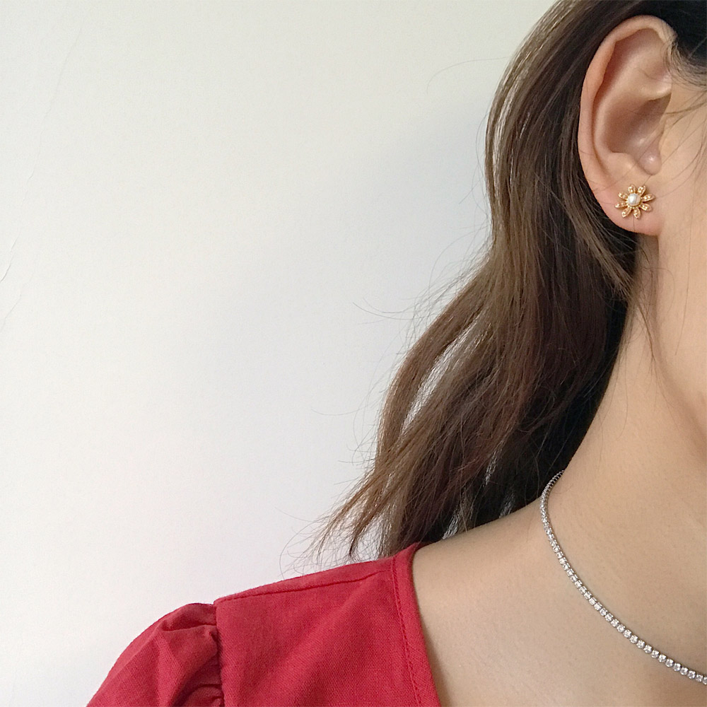 E029金色太阳花耳钉