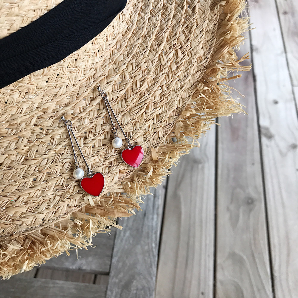 E023红色爱心耳钉