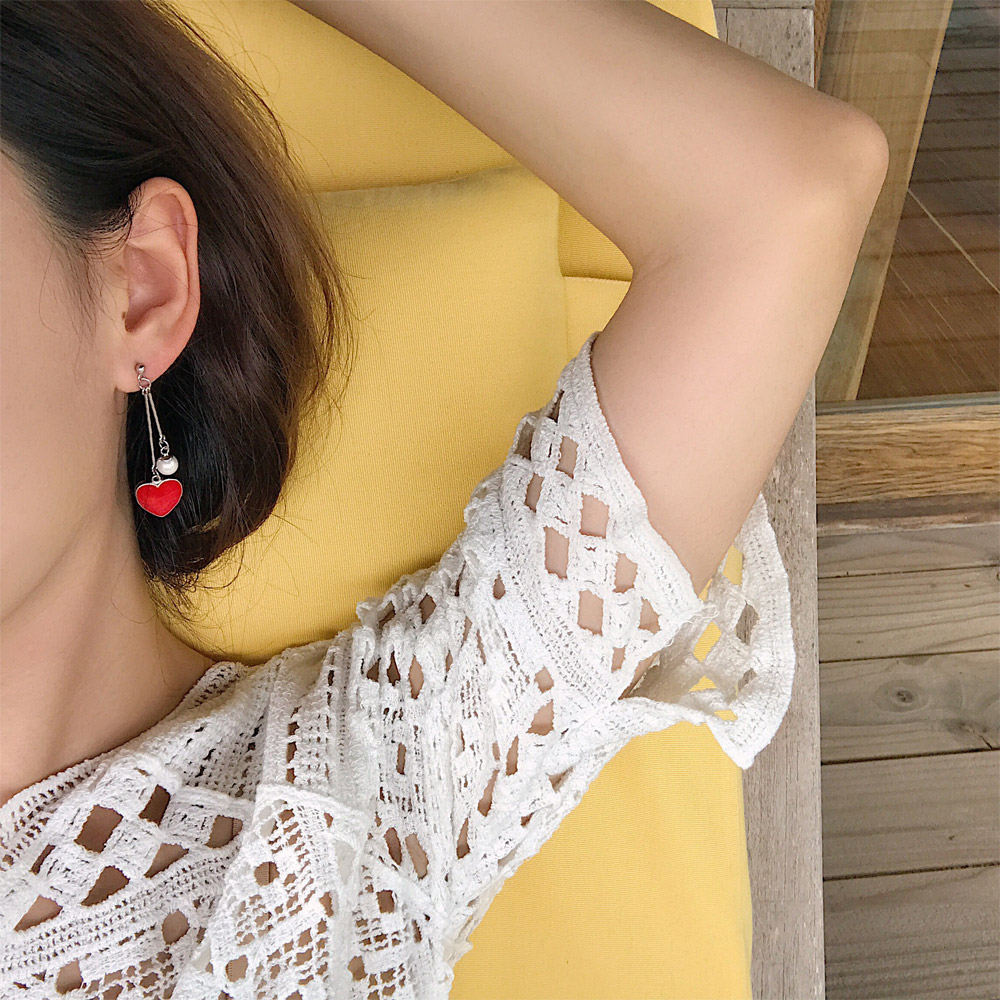 E023红色爱心耳钉