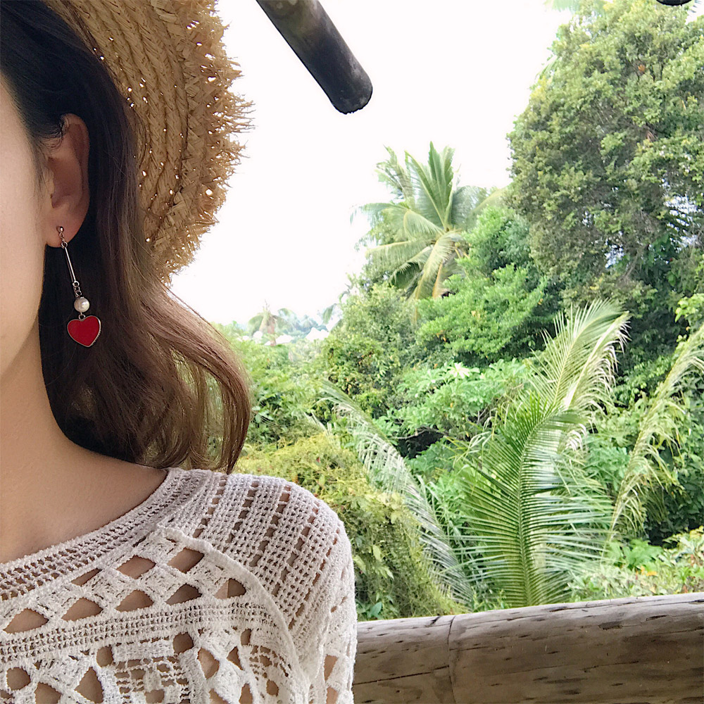 E023红色爱心耳钉