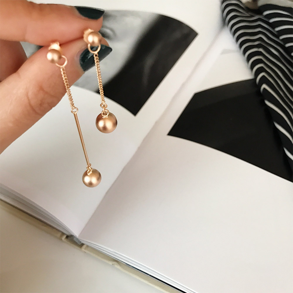 E025香槟金圆球耳钉