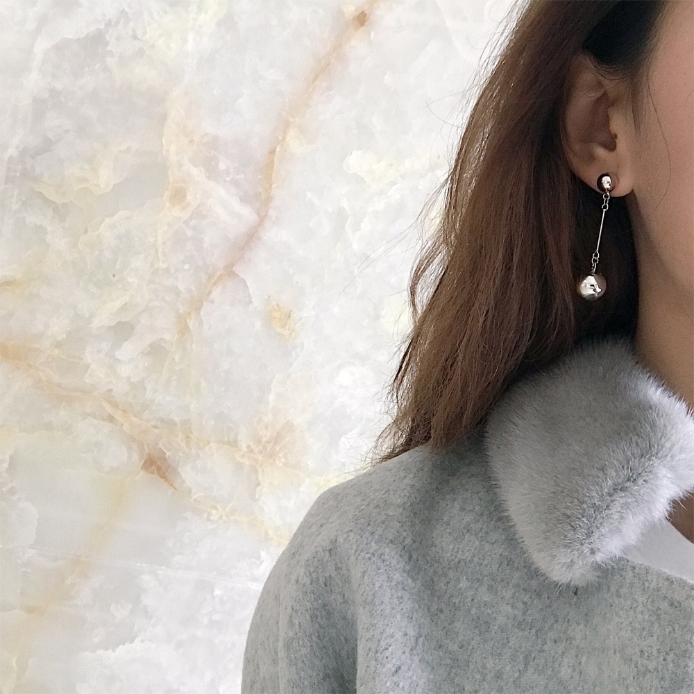 E027大小银珠耳钉