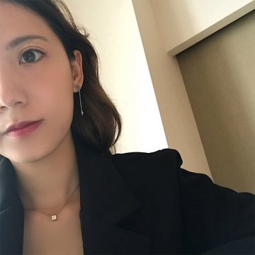 E033淡水珍珠翅膀耳钉