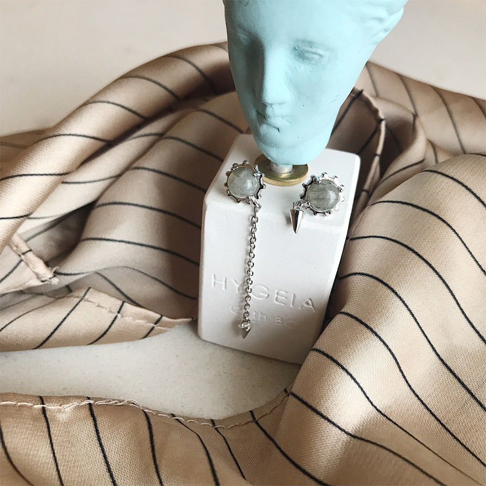 E033淡水珍珠翅膀耳钉